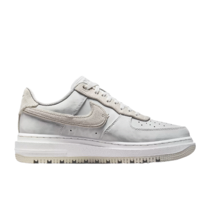 Nike Air Force 1 Luxe